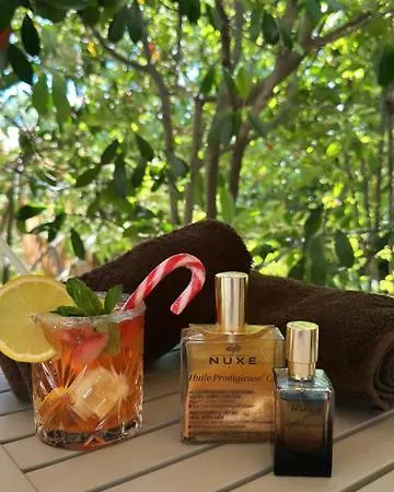 La Dune, & Nuxe